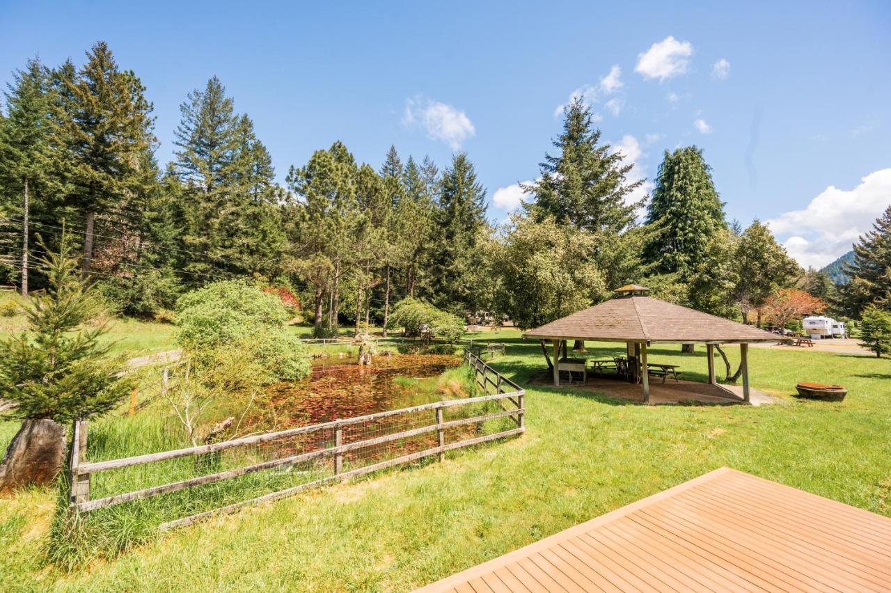 Redwood Meadows Rv Resort Crescent City Exterior foto